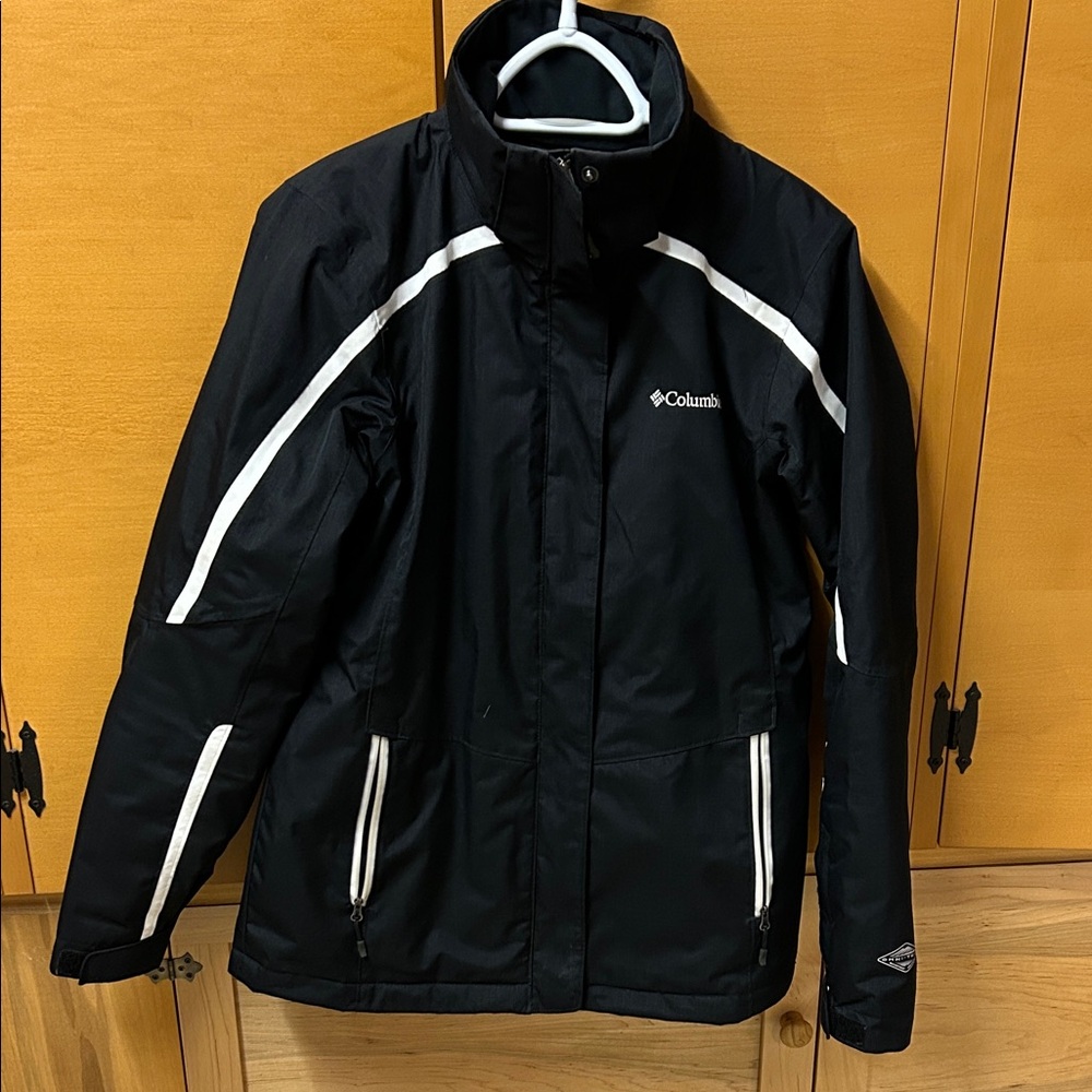 Columbia Women's Black and White Jacket